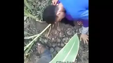 Hindisex video of a large ass bhabhi enjoying outdoor sex with her lovers