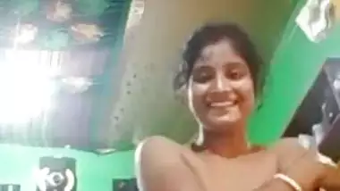 Village Desi XXX girlfriend undresses and shows boobs on video call