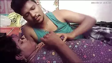 Tamil village house housewife and romance cute...