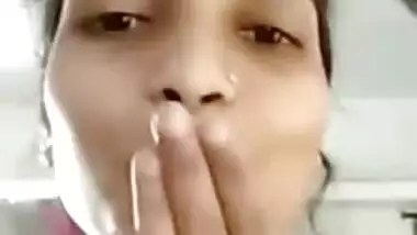 Indian Girl Showing White Boobs On Video Call