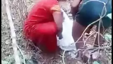 Village aunty is caught fucking outdoor with brother of hubby, leaked Desi mms
