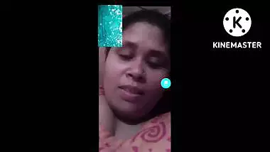 Lonely bhabhi hot video call showing big boobs