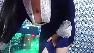 premika Showing Boobs on StripChat Live