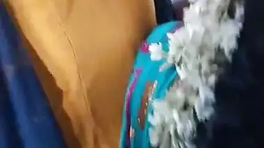 Tamil married chudi aunty hot view in bus 