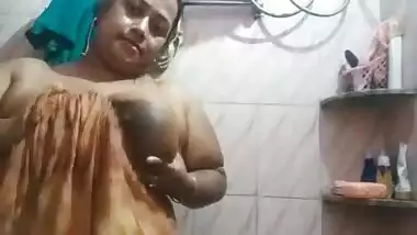 Huge boobs Bangla wife nude show MMS