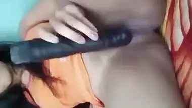 Sexy Desi gilr Showing Her Pussy and Play with Dildo