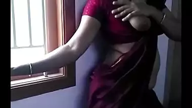 Indian Bhabi Showing Her Assets