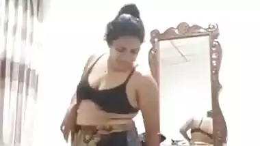 Bhabhi nude captured, when she wearing after fucking