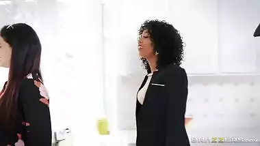 Curly XXX estate agent Misty Stone craves sex with white buyer