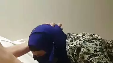 Hijab Housewife mad I cum in her mouth