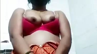 Famous Amrita Bhabhi Live Blowjob and Pussy Showing full 10 Min