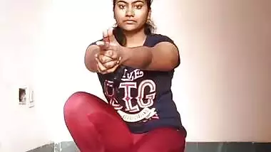 desi mallu girl showing her yoga