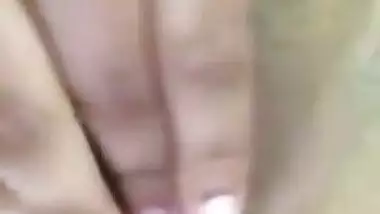 a super hot desi girl fingering video