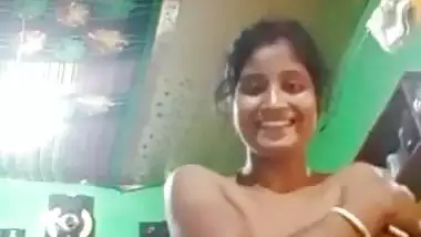 Lonely village bhabhi boobs show viral topless
