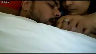 Indinsexhd busty indian porn at Hotindianporn.mobi