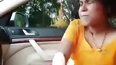 Indian College Girl Blowjob inside car
