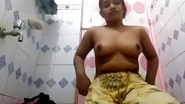 Desi bathroom striptease video