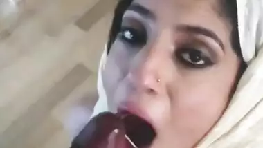 Tamil Bhabhi Cum swallowing eat sperm mouth...