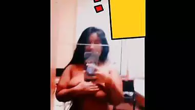 Chubby girl Indian xxx mms playing with boobs