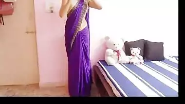 Bhabhi Lesson About Saree - Movies. video2porn2