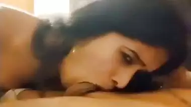 Cute girlfriend big dick blowjob