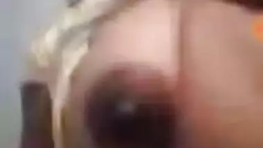 Cute Lankan Girl Showing Her Boobs and Pussy on Video call 3 Clips