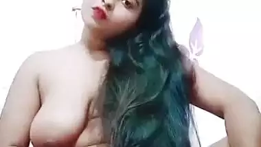 Sexy busty Bengali bitch fingering pussy selfie MMS