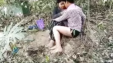 Outdoor Indian xxx desi chudai video of Assam beauty oozed