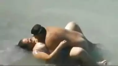 BBW aunty outdoor nude sex with lover in sea