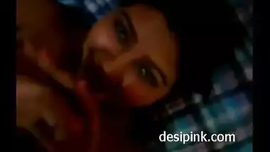 Desi bhabhi showing naked body n blowjob