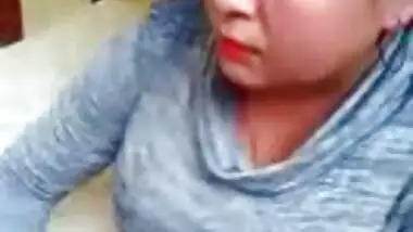 Aunty Caught By Custom Officers for hiding Gold in Vagina