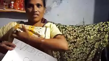 Desi Village Wife Shows her Boobs and Pussy
