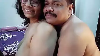 Indian man and chubby Desi wife pose naked during XXX webcam show