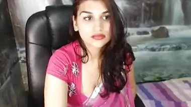 Skyee Indian webcam show of hot Desi Bhabhi in Saree