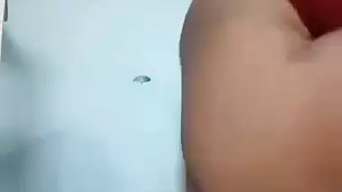 Desi hot girl show her pussy