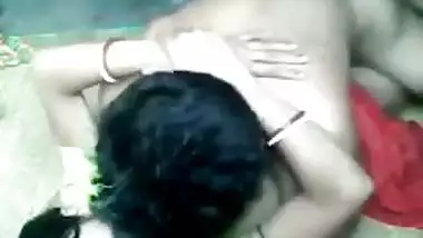 Horny Labor bangs his friend’s wife in dehati sexy bf