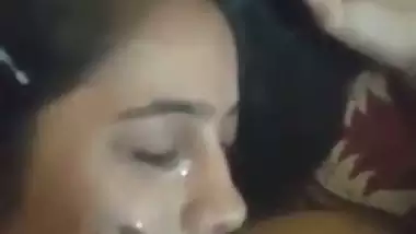 Sexy Delhi college girl cumshots ka maza leti hui