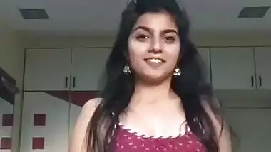 Sexy Desi Girl Dance