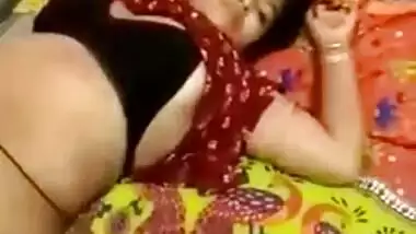 Indian sleeping XXX girl’s nude video recorded by her hubby MMS
