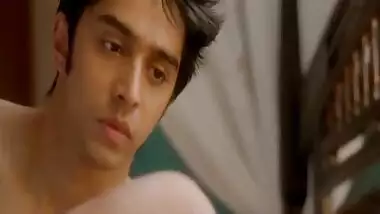 Hot Poonam Pandey doing a sex scene
