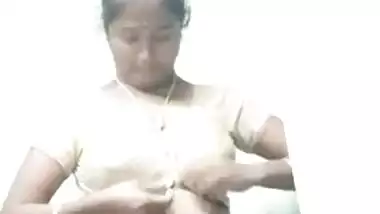 Tamil aunty changing dress