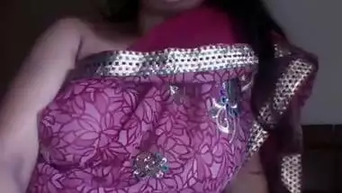 Desi Big Boobs Aunty Teasing and Doing Nasty on Skype Chat 2