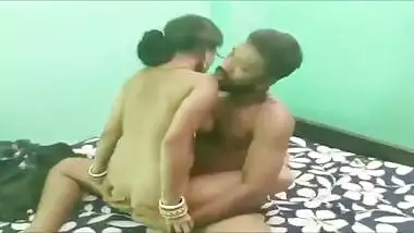 Desi Bhabhi Ki Saree Utaar Kar Devar Ji Ne Khoob Choda