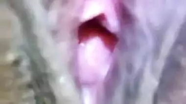 Desi woman shows sexy vagina that craves hard XXX pole inside