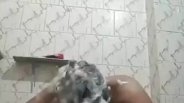 Desi sexy bhabi bath