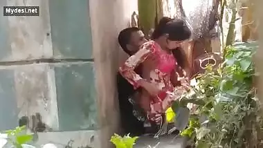 Desi collage lover fucking outside collage