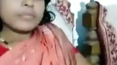 Desi cute bhabi fingering pussy