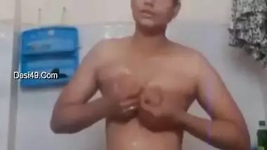 Today Exclusive- Tamil Bhabhi Showing Her Pussy And Bathing Part 3
