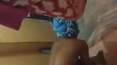Indian Neighbor Aunty caught Bathing by hiddencam