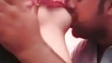 Today Exclusive- Paki Cpl Romance And Boob Sucking